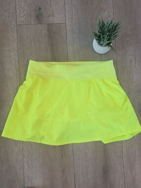 Lululemon l Size 4 l Neon Yellow Athletic Skort